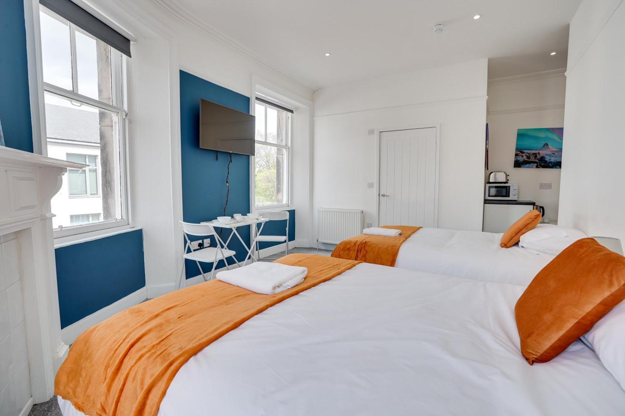 Homesly Guest Rooms, Comfortable En-Suite Guest Rooms With Free Parking And Self Check-In Berwick Upon Tweed Exterior foto
