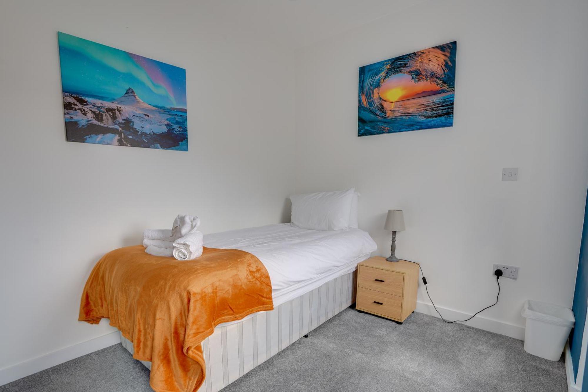 Homesly Guest Rooms, Comfortable En-Suite Guest Rooms With Free Parking And Self Check-In Berwick Upon Tweed Exterior foto